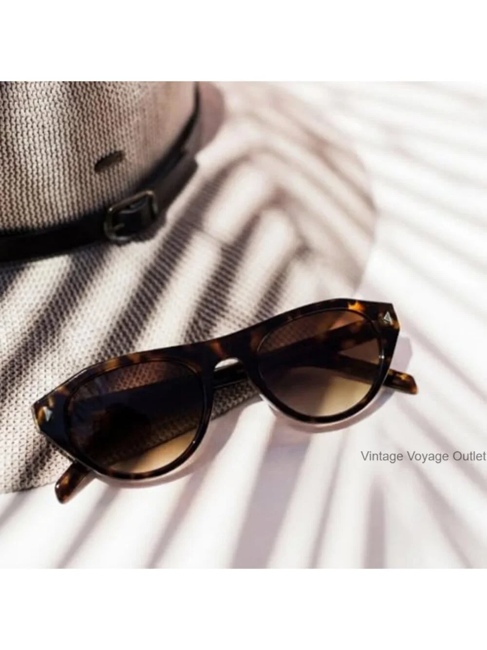 Retro Oval Cat Eye Sunglasses Women UV400 Protection Lightweight